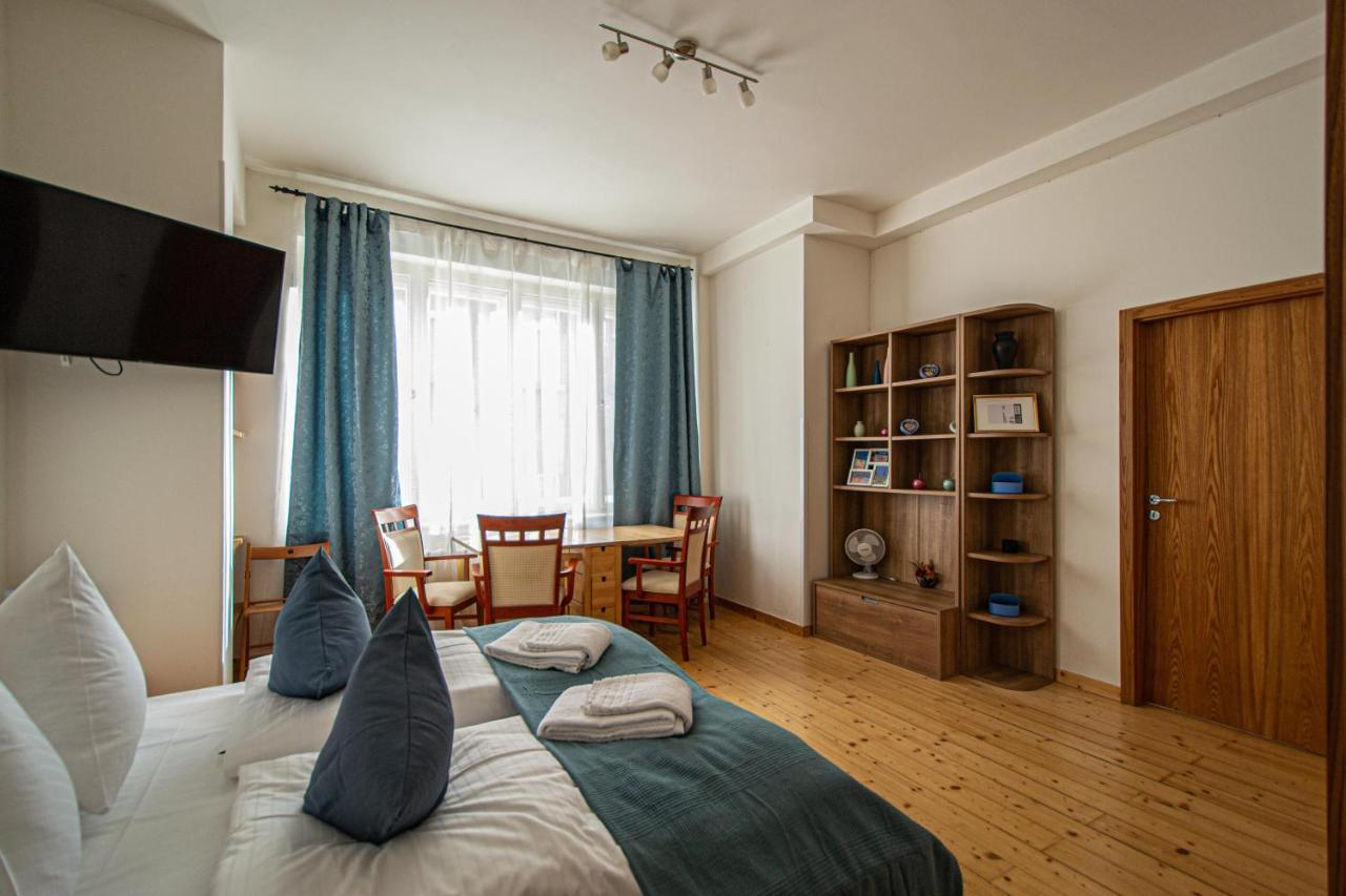 Bright Ruterra In The Heart Of * Prag